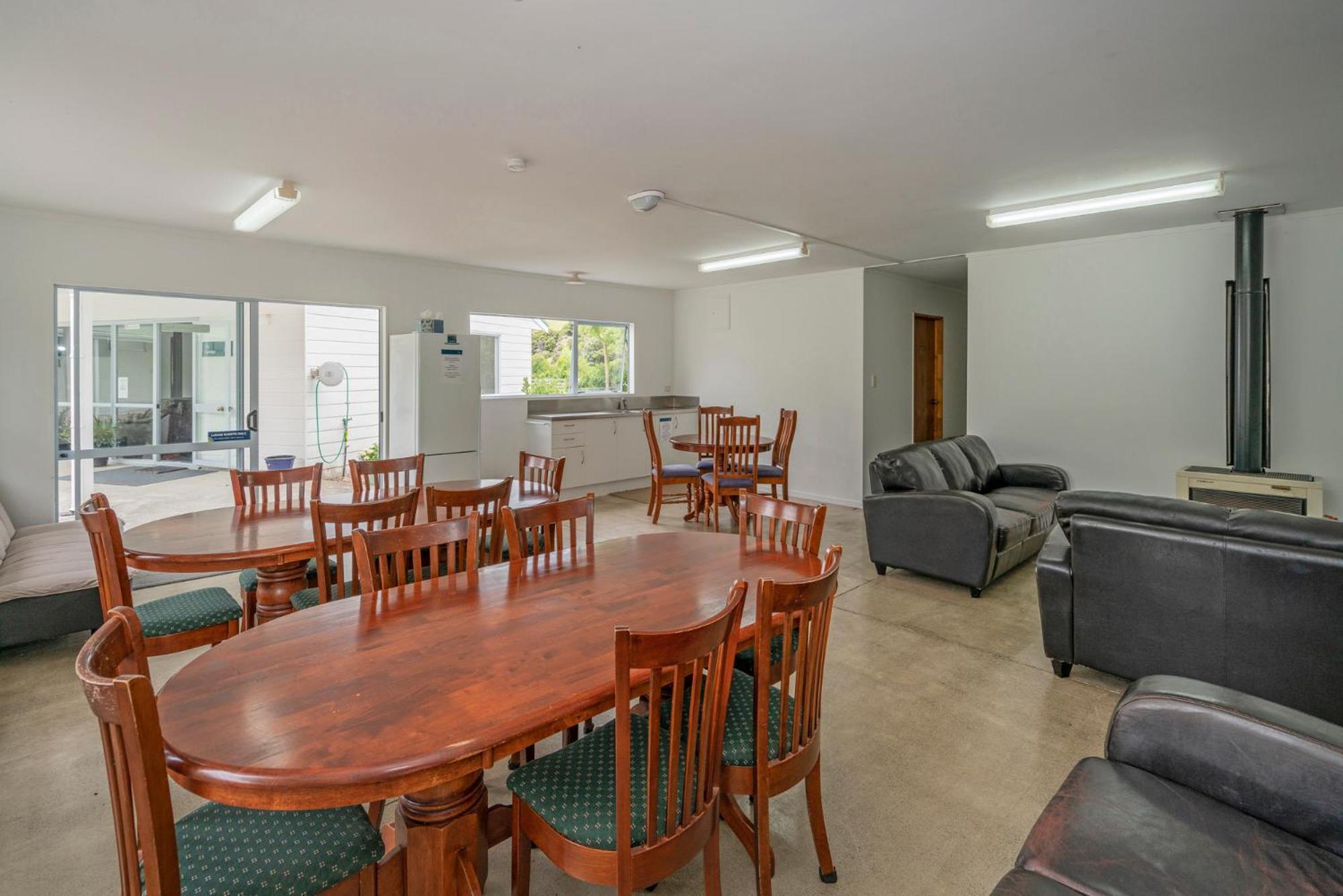 Coromandel Shelly Beach Top 10 Holiday Park Exteriör bild