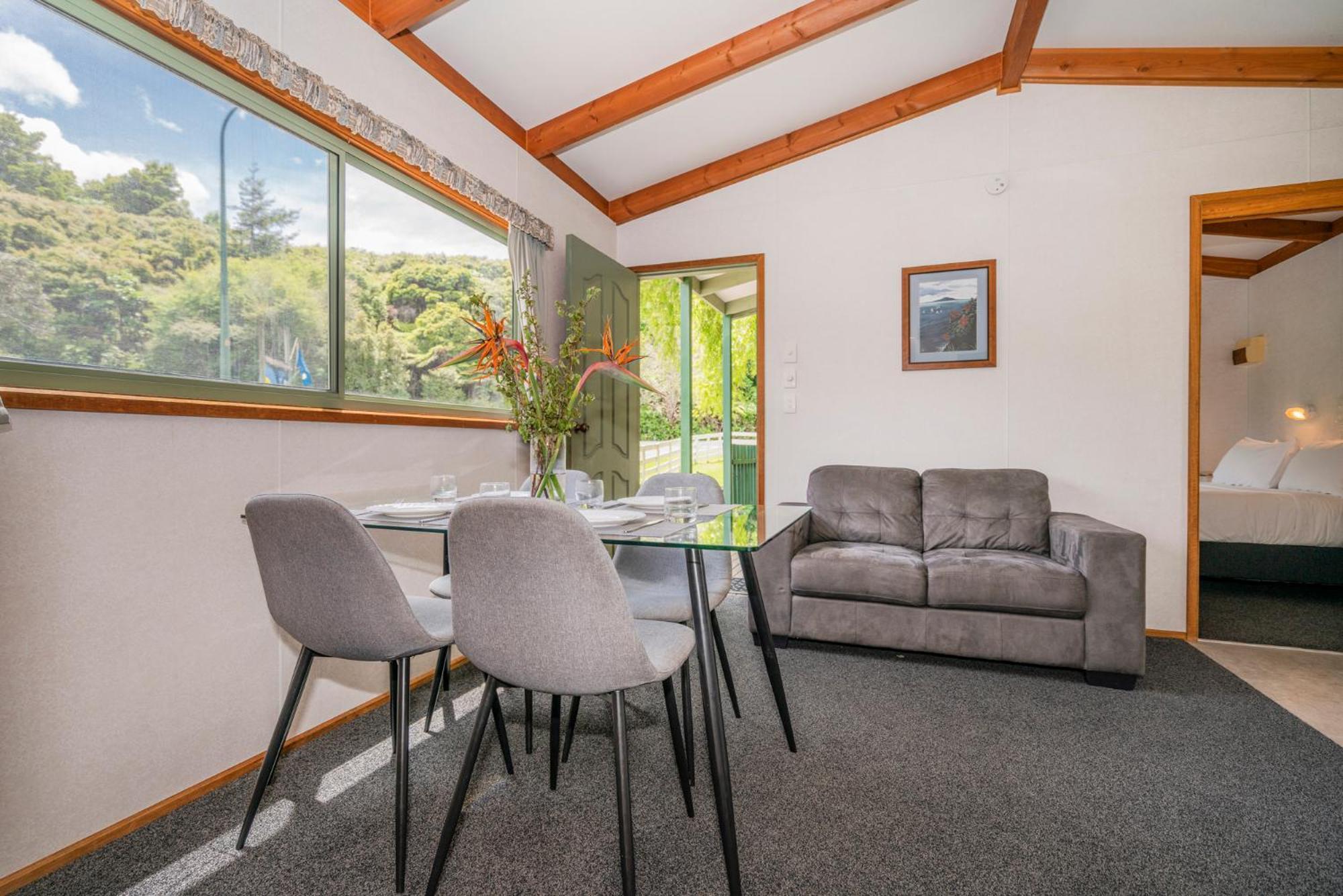 Coromandel Shelly Beach Top 10 Holiday Park Exteriör bild