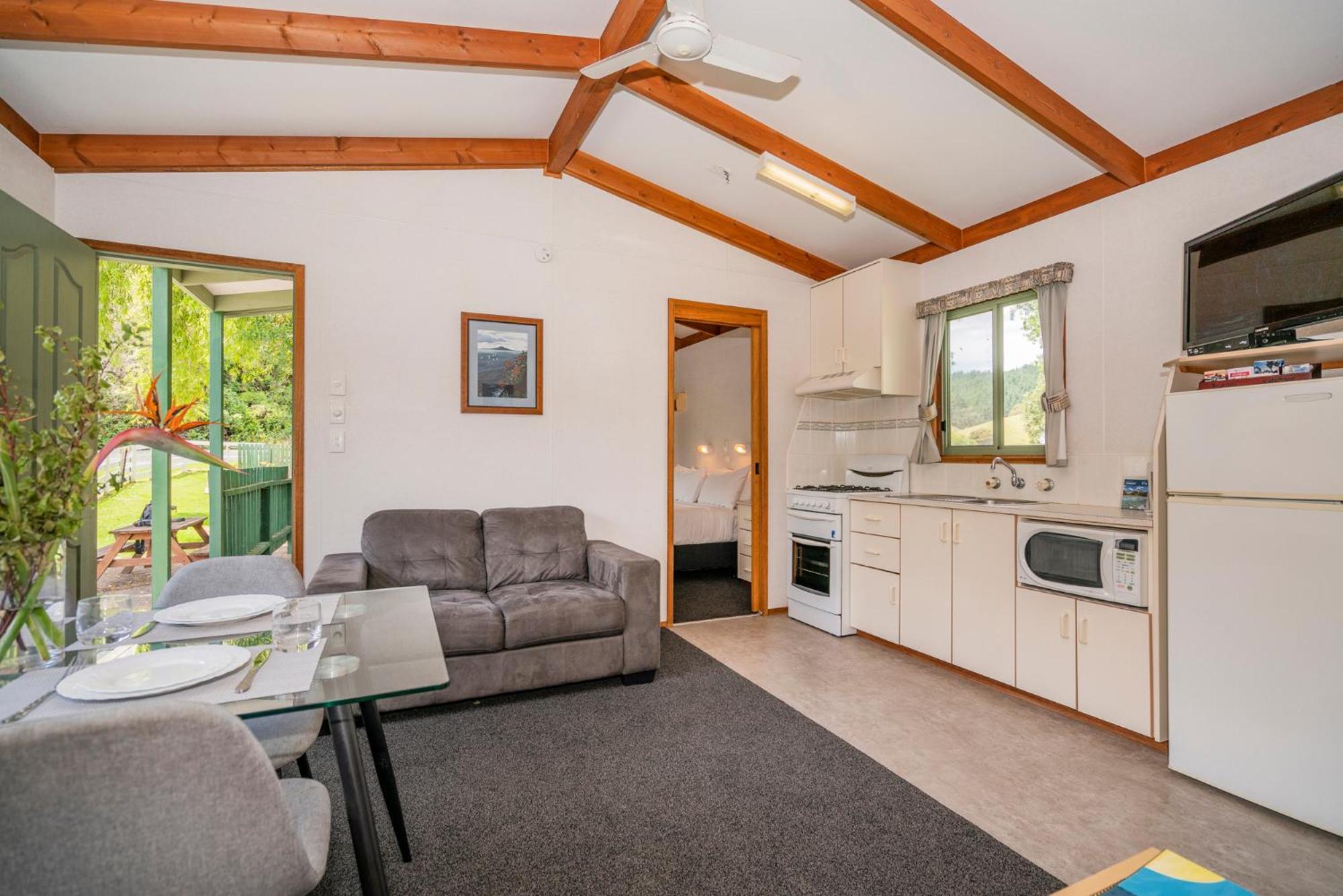 Coromandel Shelly Beach Top 10 Holiday Park Exteriör bild