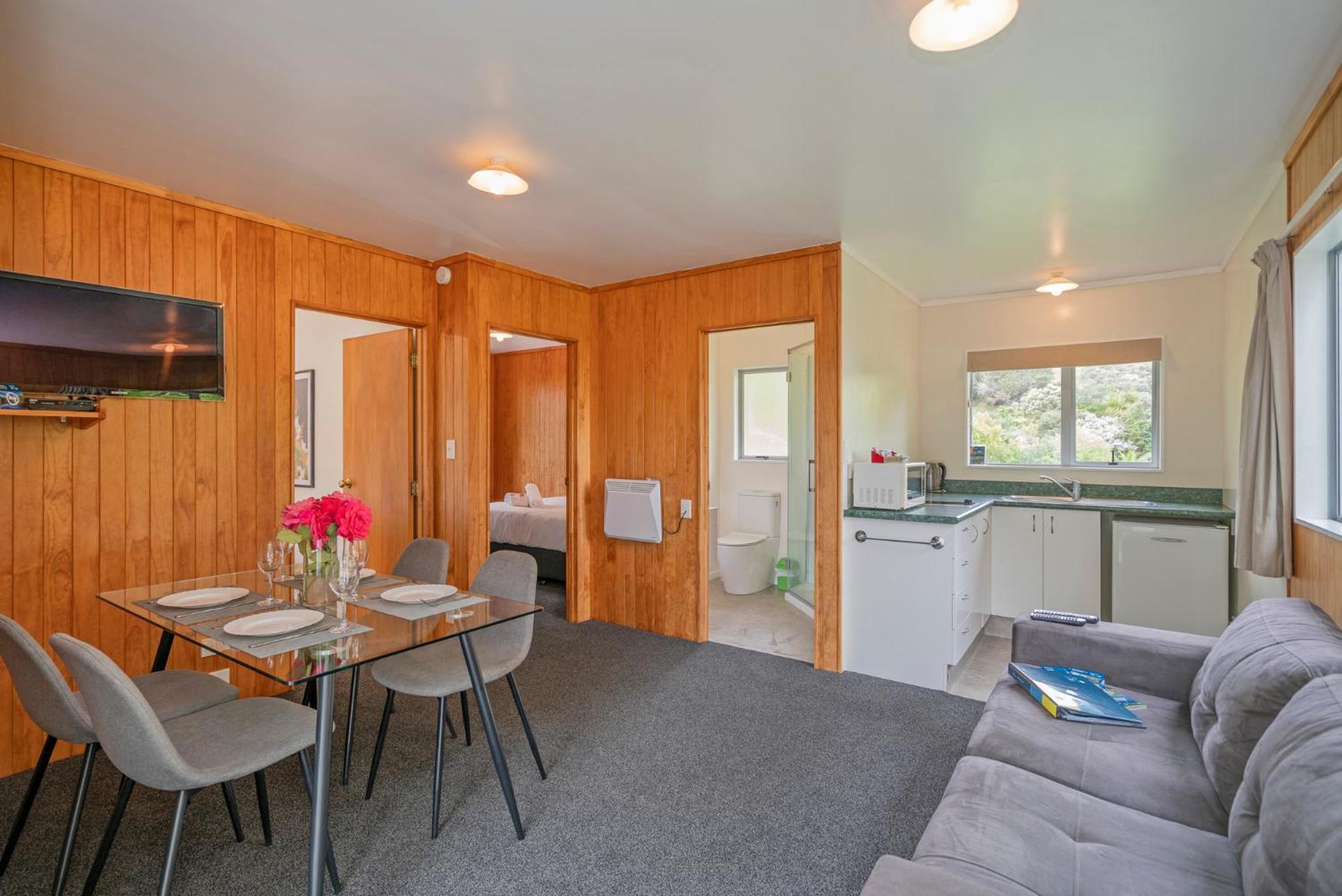 Coromandel Shelly Beach Top 10 Holiday Park Rum bild